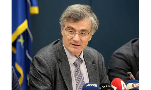 Παλεύουμε νὰ προστατεύσουμε τοὺς παπποῦδες καὶ τὶς γιαγιάδες!